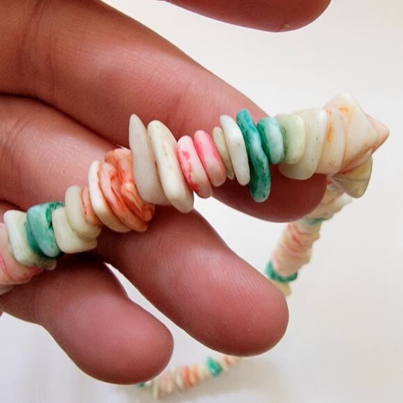 Vintage 17 Inch Shell Chip Necklace in Ivory Coral and Green Bead Tropical Style - Picture 6 of 10